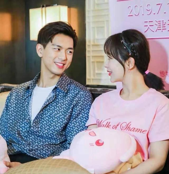 Dương Tử - Lý Hiện đã đăng ký kết hôn và tổ chức đám cưới vào tháng 6?-1