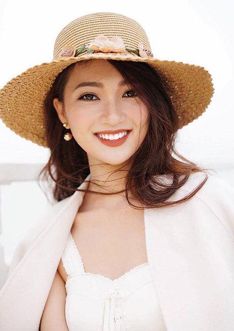 Dàn cầu thủ vướng tin đồn hẹn hò thí sinh thi hoa hậu: Những chàng trai số hưởng đây rồi!-6