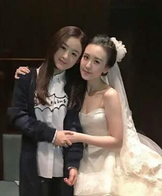 Mặc giản dị đi ăn cưới, Triệu Lệ Dĩnh và Dương Tử được khen ngợi hết lời-6