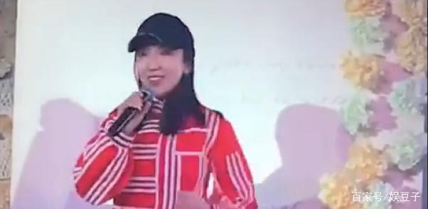 Mặc giản dị đi ăn cưới, Triệu Lệ Dĩnh và Dương Tử được khen ngợi hết lời-10