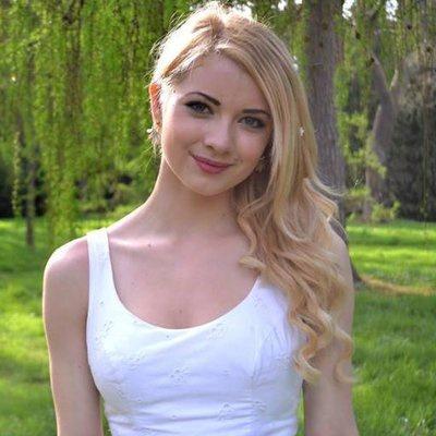 Sao nữ Anh bị bắt ở Maldives vì mặc bikini dạo phố-2