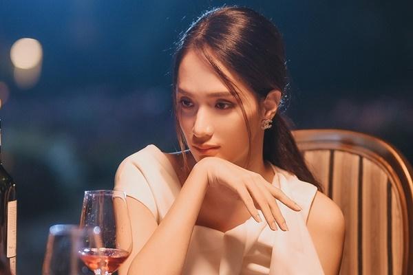 Màn rút guốc đánh ghen xuất thần của bà tổ ngành tuesday khiến Hương Giang phải vái cả nón-4