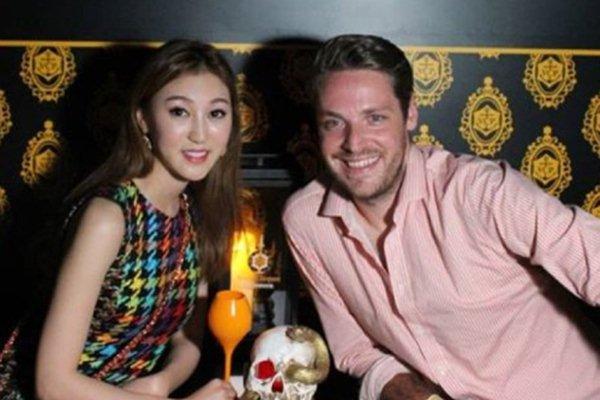 Á hậu cỗ máy đào mỏ: Chuyên hẹn hò đại gia nghìn tỷ, cưới tỷ phú U70 vì ham giàu-9