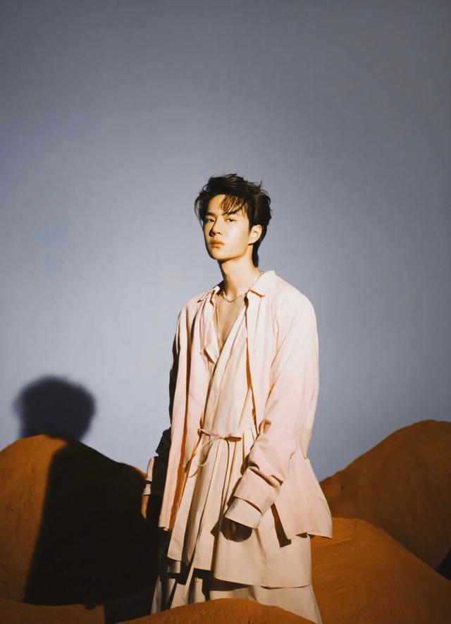 Vương Nhất Bác liên tiếp lập kỷ lục hoành tráng khi lên bìa tạp chí lớn-7