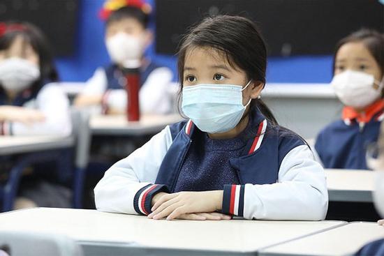 Học sinh Hà Nội sẽ đi học lại vào ngày 17/2, các trường tăng cường công tác vệ sinh để đón các em quay lại trường