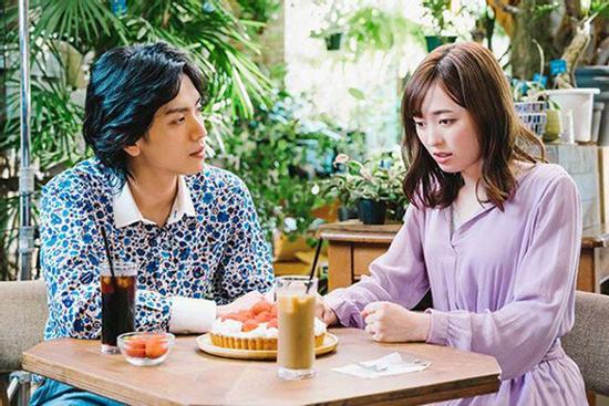 Hí hửng lấy chồng lương 100 triệu/tháng, tôi bị ám ảnh bởi việc chồng làm mỗi đêm