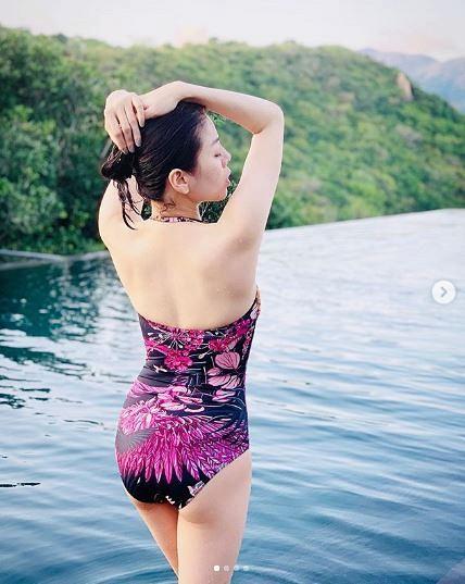 Lệ Quyên khoe hình áo tắm hot đến từng centimet đập tan loạt ảnh 3 vòng như 1-6