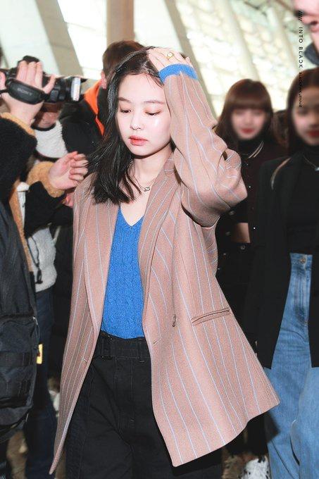 Jennie (Black Pink) mặc khí chất ở đời thường-8