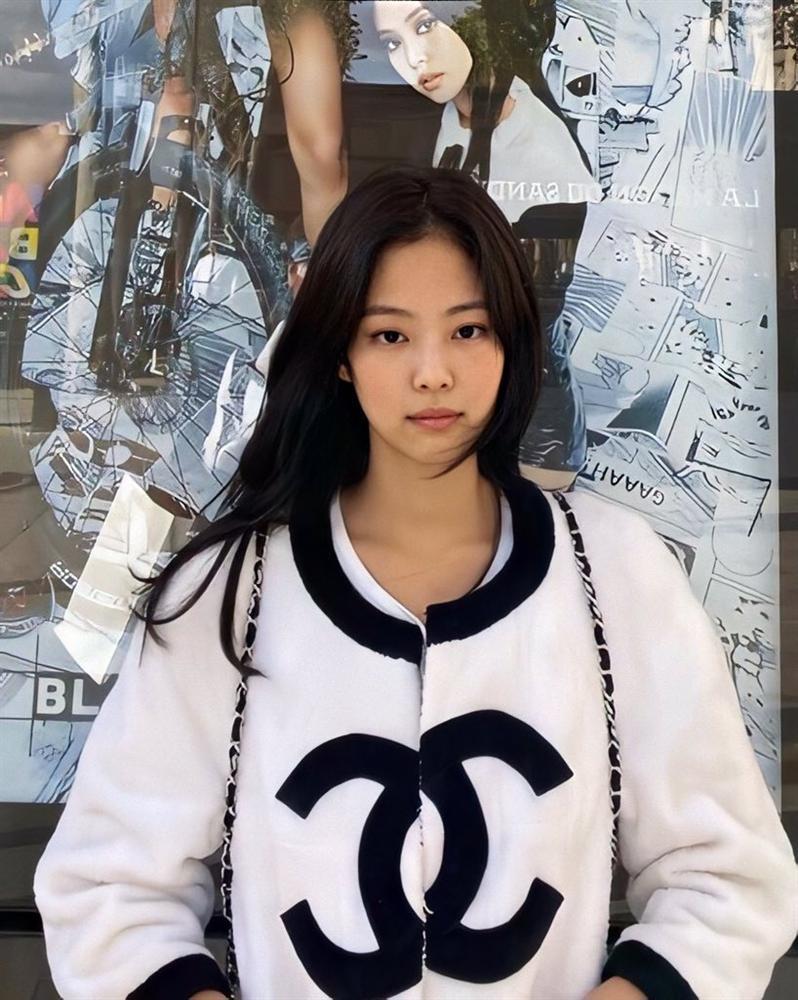 Jennie (Black Pink) mặc khí chất ở đời thường-9