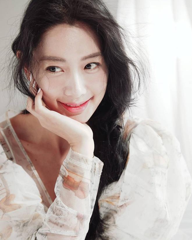 Clara - biểu tượng gợi cảm thành nàng dâu tỷ phú-17