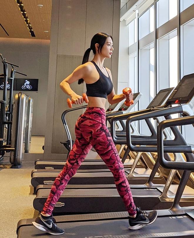 Clara - biểu tượng gợi cảm thành nàng dâu tỷ phú-4