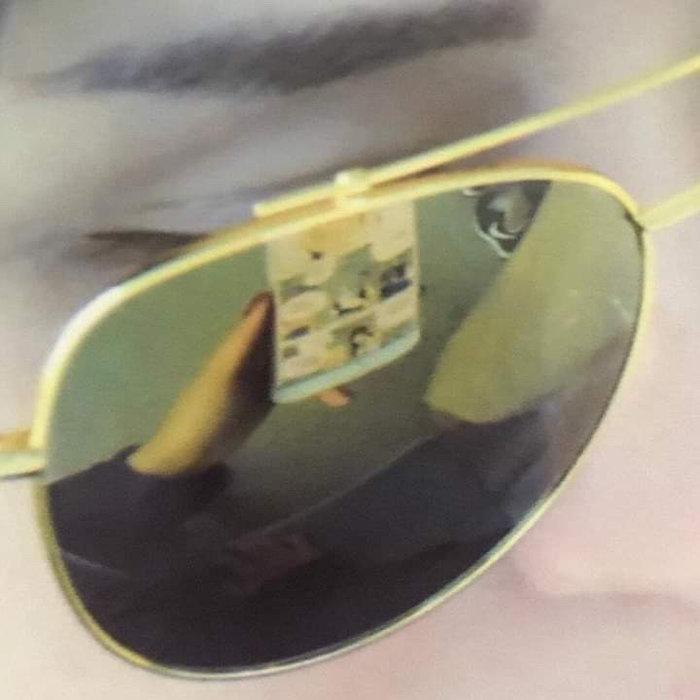 Phản ứng của Cbiz khi Dương Mịch đọc truyện bách hợp ở sân bay-4