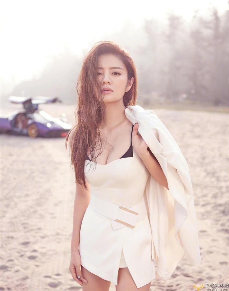 Dương Mịch, Trần Kiều Ân và dàn mỹ nhân phô dáng táo bạo trên tạp chí nam giới-8