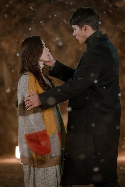 16 khoảnh khắc đáng nhớ của cặp đôi Hạ cánh nơi anh-10