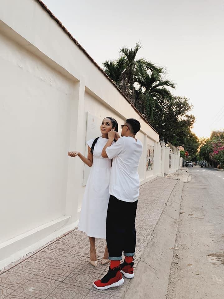 Trọng Hiếu tình tứ chăm sóc Hoa hậu Chuyển giới Hoài Sa, nghi công khai tình yêu đúng Valentine-3