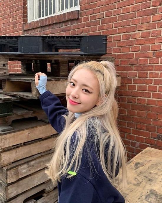 Hình mẫu người yêu được fan Kpop thích nhất mùa Valentine-7