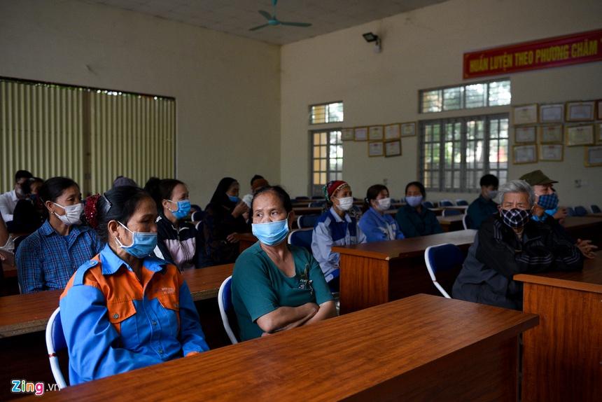 Cảnh nội bất xuất, ngoại bất nhập ở tâm dịch virus corona-17