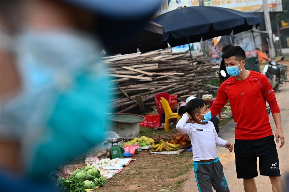 Cảnh nội bất xuất, ngoại bất nhập ở tâm dịch virus corona-28