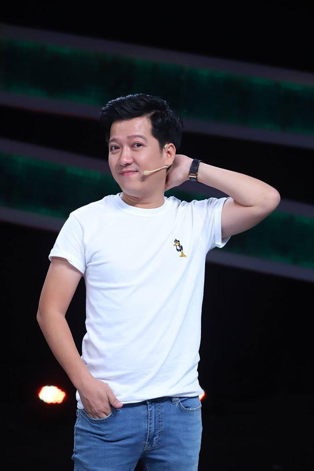 Khi ở bên cạnh Nhã Phương, Trường Giang ăn mặc thế nào?-7