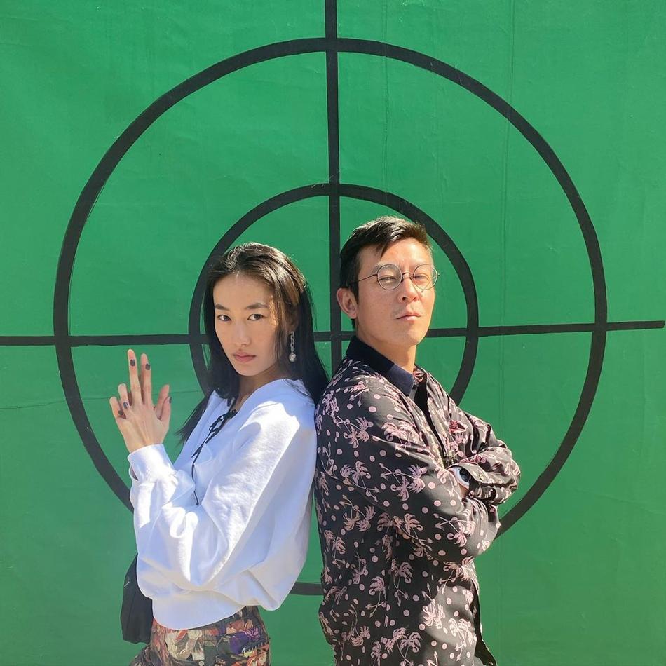 Sao Hoa ngữ đón Valentine: Lâm Tâm Như, Chung Lệ Đề được tặng hoa khẩu trang giữa mùa dịch corona-8