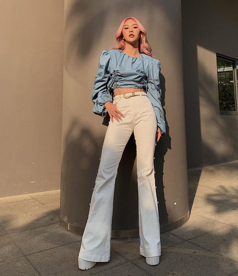 Phương Mỹ Chi lên đồ sành điệu chẳng kém fashionista - Thiều Bảo Trâm lăng-xê sắc xanh neon chói chang-6