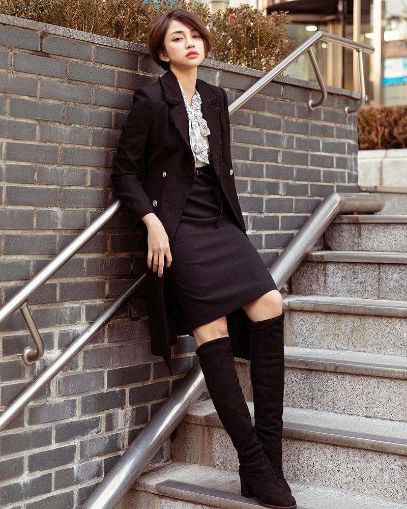 Phương Mỹ Chi lên đồ sành điệu chẳng kém fashionista - Thiều Bảo Trâm lăng-xê sắc xanh neon chói chang-9