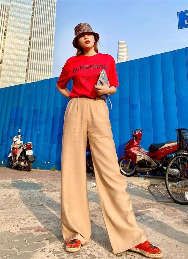 Street style: Hari Won, Trấn Thành lên đồ đồng điệu Valentine - Thanh Hằng nữ tính bất ngờ-3