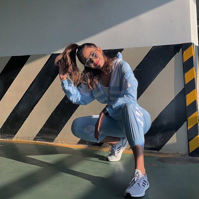 Street style: Hari Won, Trấn Thành lên đồ đồng điệu Valentine - Thanh Hằng nữ tính bất ngờ-6