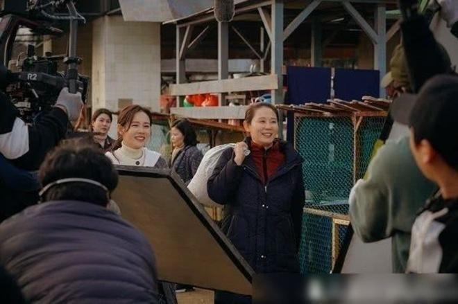 Triều Tiên không có lính như Jung Hyeok và phụ nữ đi bốt như Seo Dan-2