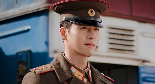 Triều Tiên không có lính như Jung Hyeok và phụ nữ đi bốt như Seo Dan-3