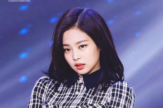 Sao chép kiểu tóc giống hệt Jennie chỉ trong 2 phút