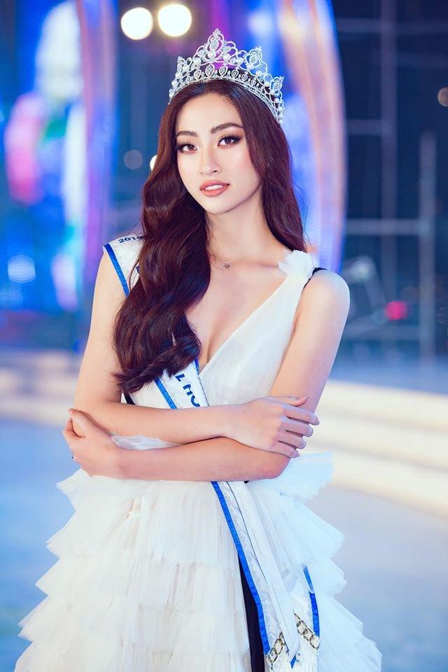 Hoa hậu Lương Thùy Linh lột xác với mái tóc ngắn đúng dịp Valentine-4
