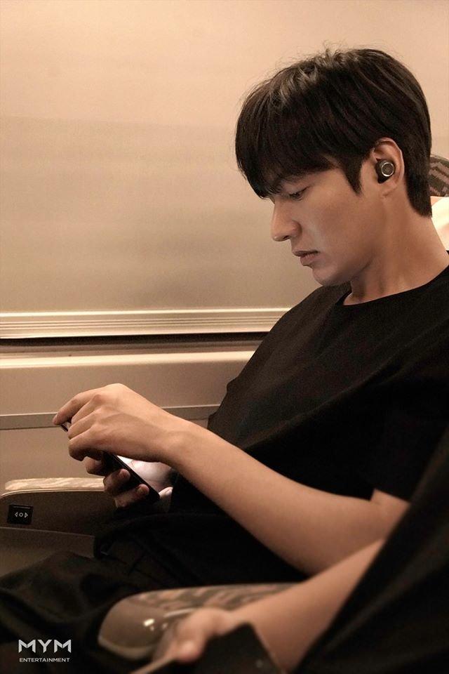 Ảnh Valentine chuẩn mỹ nam, Lee Min Ho khiến dân tình mất máu: Sống mũi thẳng hơn giới tính của tôi!-2