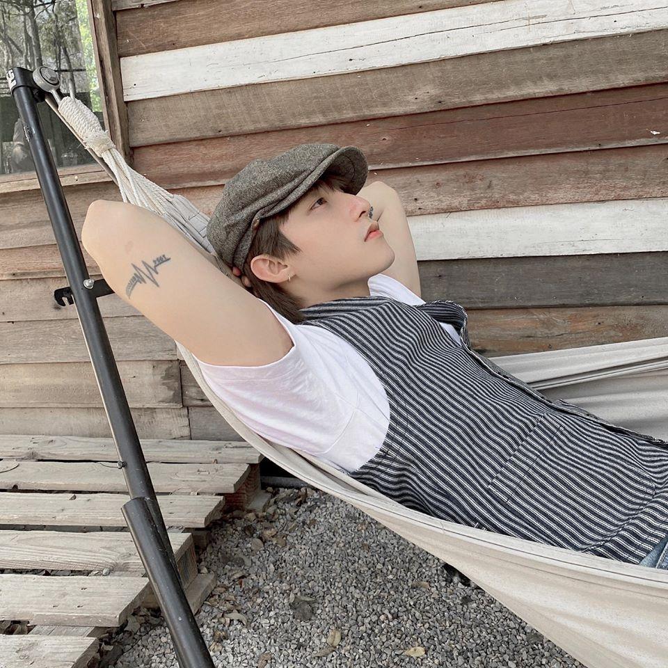 Là thẳng nam nhưng sao dáng đứng của Sơn Tùng dẹo hơn cả HHen Niê thế này!-2