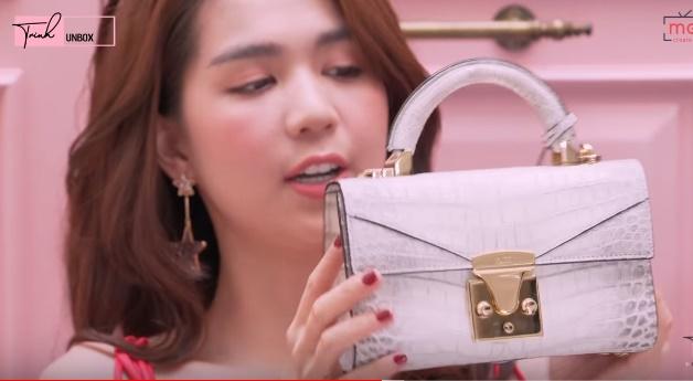 Đúng ngày Valentine, Ngọc Trinh - Khắc Tiệp đập hộp hàng hiệu lên đến 7 tỷ đồng-1