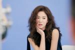 Song Hye Kyo hút ống kính khi dự Tuần lễ thời trang Milan-1