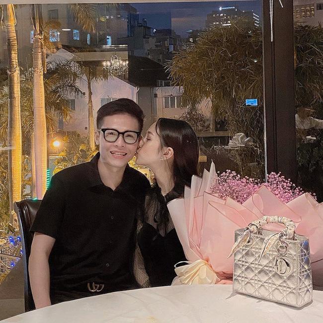 Con gái khoe được tặng quà ngày Valentine, đại gia Minh Nhựa vào thả ngay bình luận khó đỡ-1