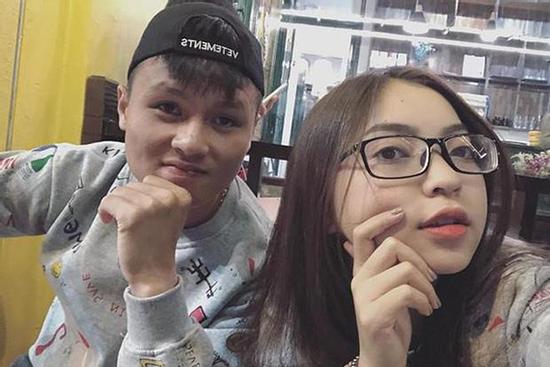 Liên tiếp hành động tình quá tình, phải chăng Nhật Lê - Quang Hải đã nối lại tình xưa?