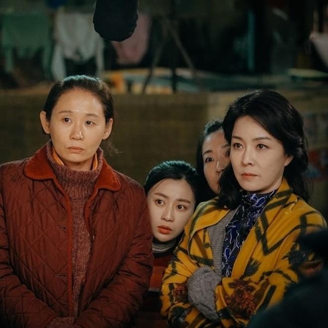 Phụ nữ Triều Tiên ngoài đời có giống như Hạ cánh nơi anh?-3