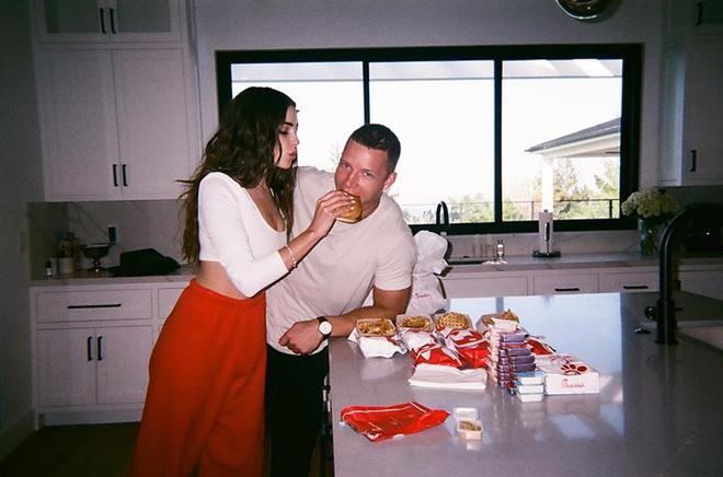 Đường tình yêu toàn cầu thủ của cựu Hoa hậu Hoàn vũ Olivia Culpo-3