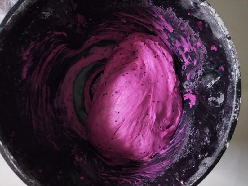 Tự làm bánh mì thanh long ở nhà, tại sao không?-2