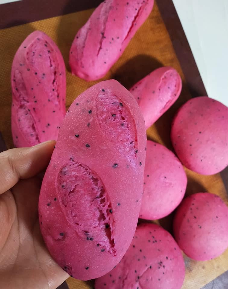 Tự làm bánh mì thanh long ở nhà, tại sao không?-6