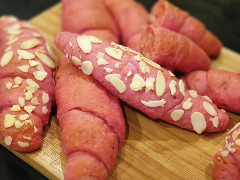 Tự làm bánh mì thanh long ở nhà, tại sao không?-7