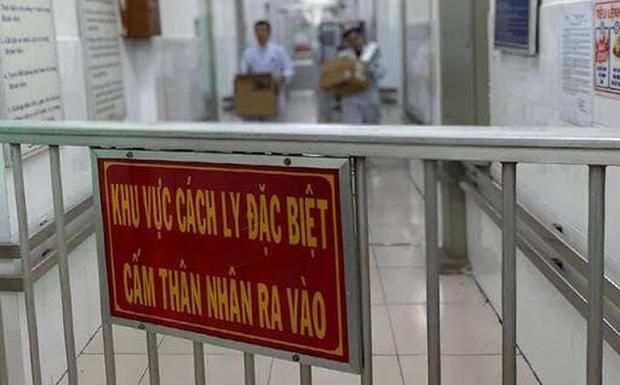 Giám sát, cách ly 2 ca nghi nhiễm Covid-19 tại Hà Nội-1