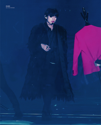 Những khoảnh khắc chứng minh vì sao V (BTS) được loạt idol Kpop đặt biệt danh thiên tài sân khấu-5