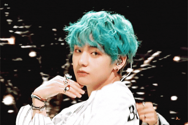 Jimin (BTS) bị rách quần khi quay MV ON-3