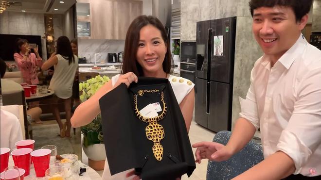 Chơi lớn như sao Việt: Tặng quà trăm triệu cho đồng nghiệp chỉ là chuyện nhỏ!-3