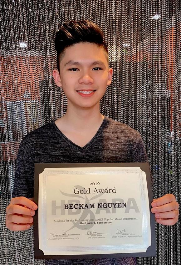 Cậu cả nhà Bằng Kiều trình diễn máu lửa tại Mỹ, dân mạng khen ngợi hết lời: Hổ phụ sinh hổ tử-3