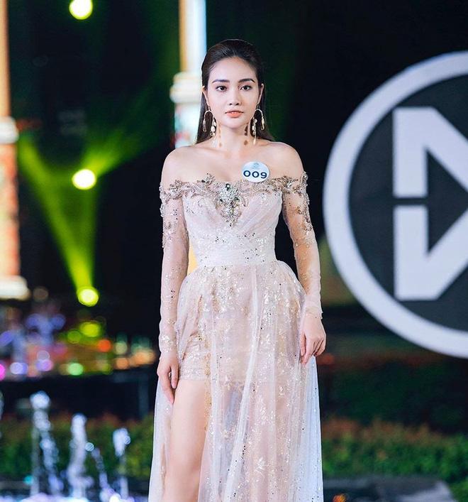 Thủ môn Văn Biểu khoe người yêu xinh miễn bàn, còn từng lọt vào chung kết Miss World Vietnam 2019-3