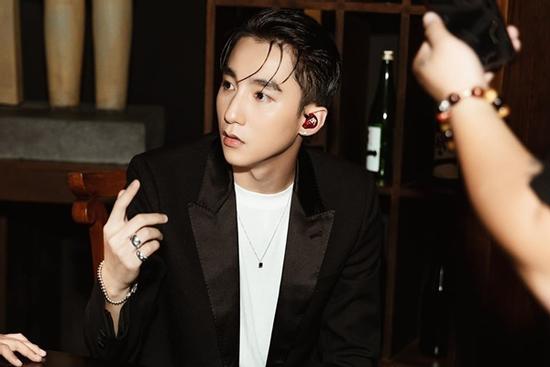 Xuất hiện clip Sơn Tùng M-TP hát cổ động phòng chống Covid-19 giữa đại dịch?